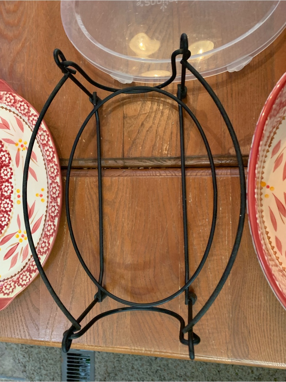 Temp-tations By Tara Old World Cranberry 2 Quart Casserole Dish Basket Tray Lid - Picture 3 of 10